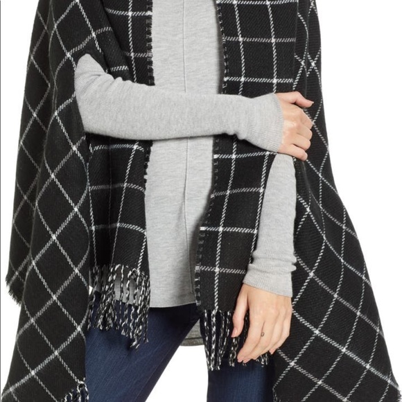 Nordstrom Trouvé trouve Reversible Hooded Cape nwot black combo winter one size - Picture 2 of 13